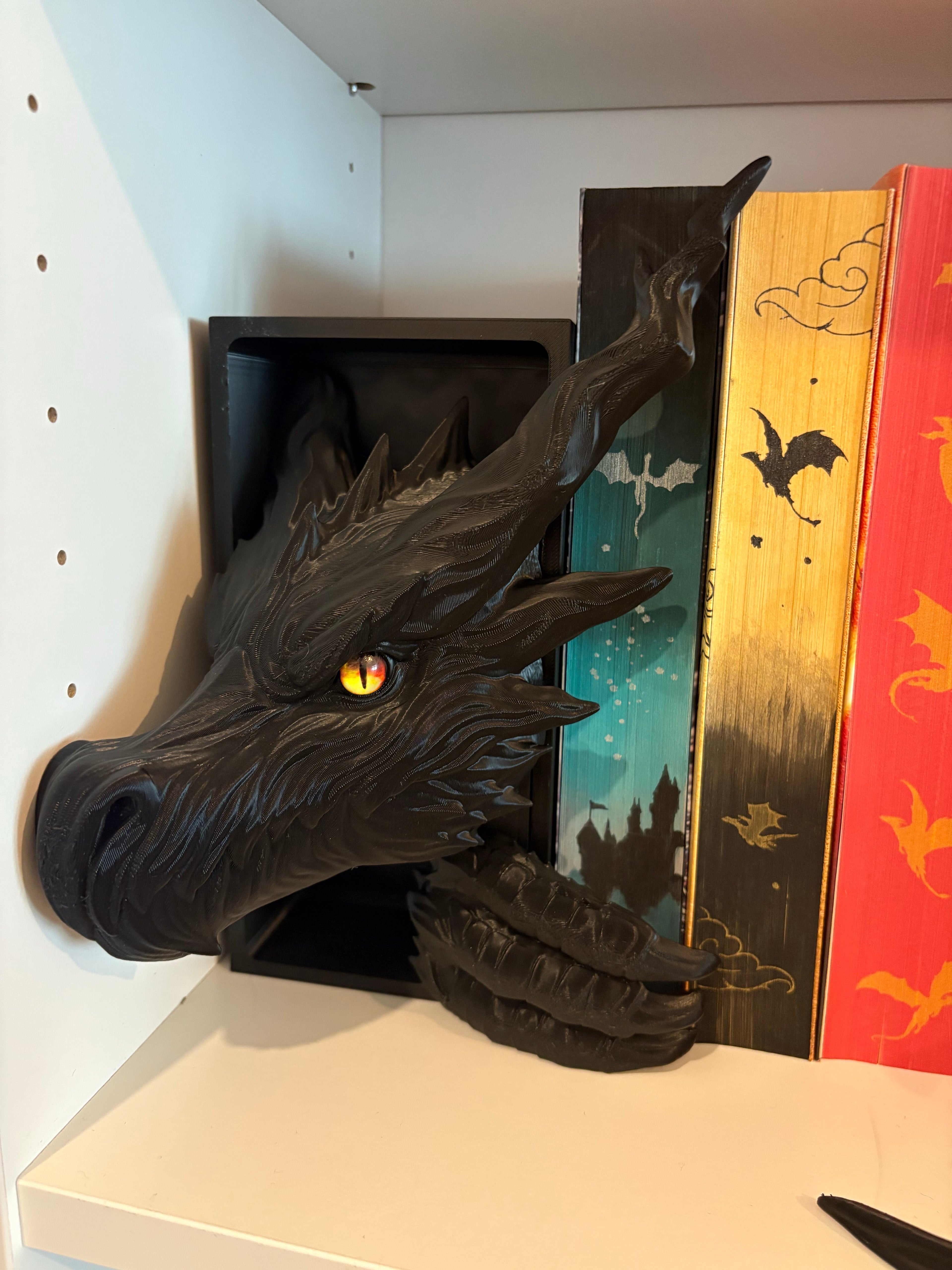 Book Nook Dragão com olho acrílico