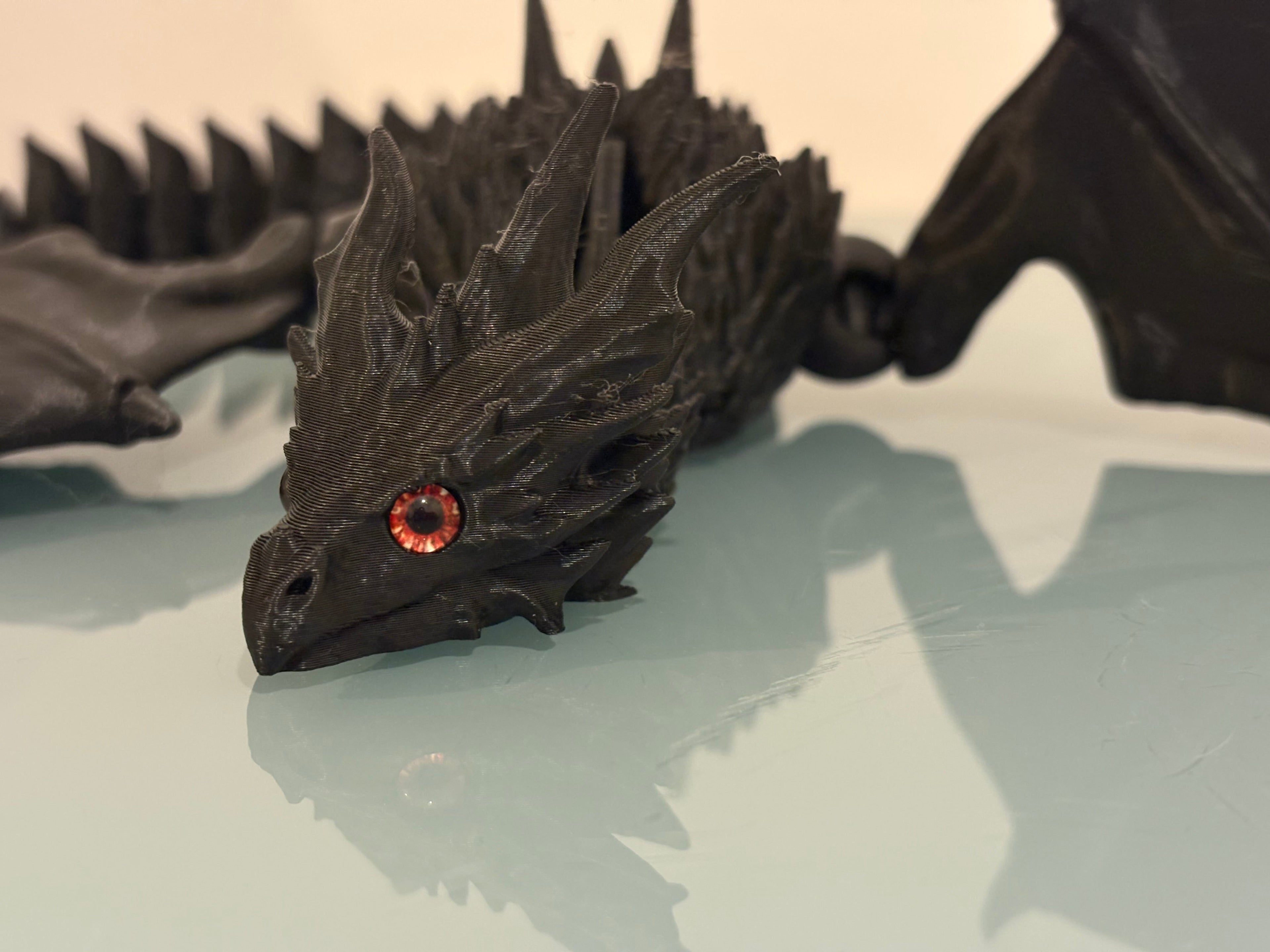 Wyvern articulado com olhos em acrílico
